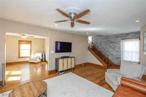 Living - 19 Baker St, Berea, OH 44017 photo 3 of 6