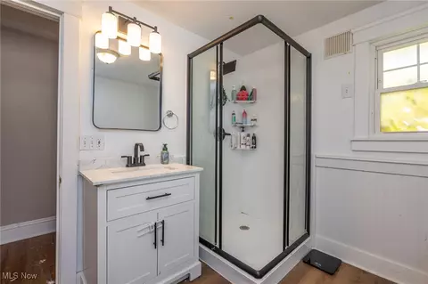 Bath - 19 Baker St, Berea, OH 44017 photo 1 of 3