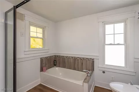 Bath - 19 Baker St, Berea, OH 44017 photo 2 of 3