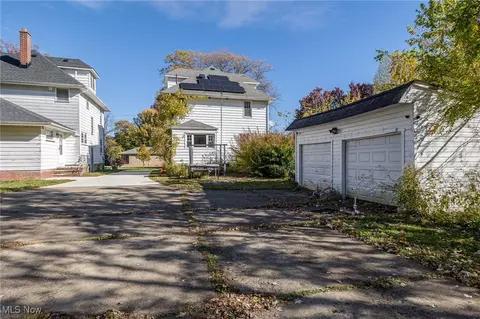 Exterior - 19 Baker St, Berea, OH 44017 photo 5 of 6