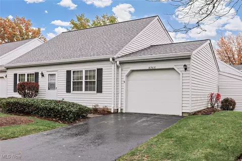 8765 Eastbrook Cir, Chagrin Falls, OH 44023
