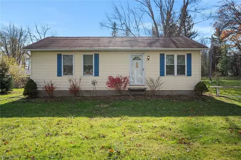 16195 Snow Rd, Burton, OH 44021