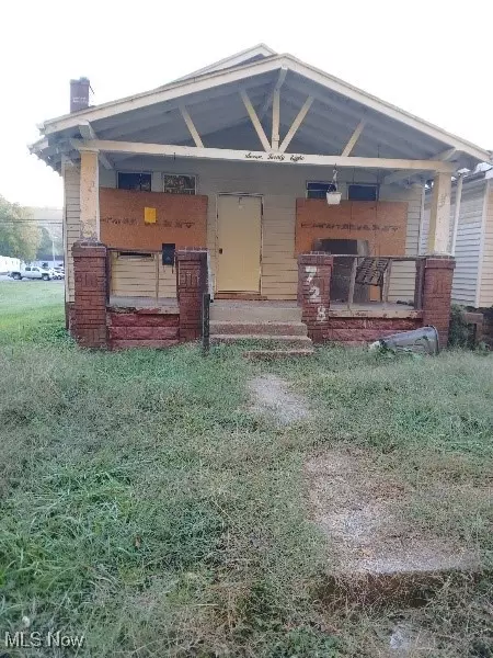 728 Woodlawn Ave, Zanesville, OH 43701
