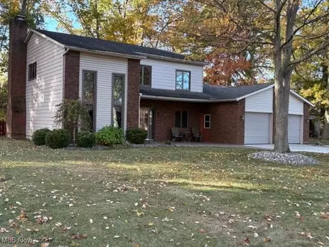 6712 Candy Ln, Vermilion, OH 44089