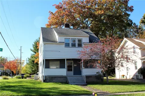 244 Adelaide Ave SE, Warren, OH 44483