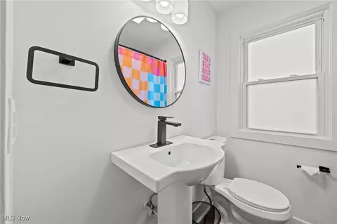 Bath - 346 E 329th St, Willowick, OH 44095 photo 1 of 3