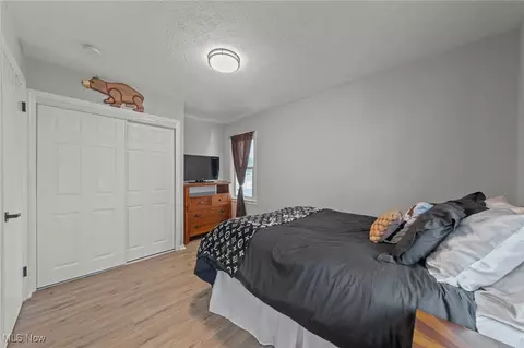 Bedroom - 346 E 329th St, Willowick, OH 44095 photo 2 of 5