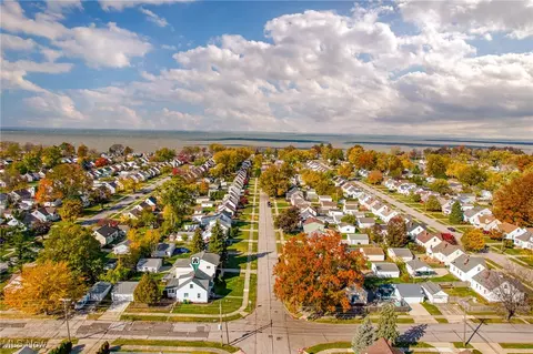 View/Area - 346 E 329th St, Willowick, OH 44095 photo 2 of 5