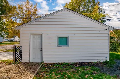 Exterior - 346 E 329th St, Willowick, OH 44095 photo 7 of 10