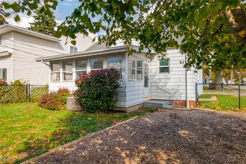 Exterior - 346 E 329th St, Willowick, OH 44095 photo 10 of 10