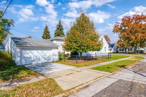 Exterior - 346 E 329th St, Willowick, OH 44095 photo 8 of 10