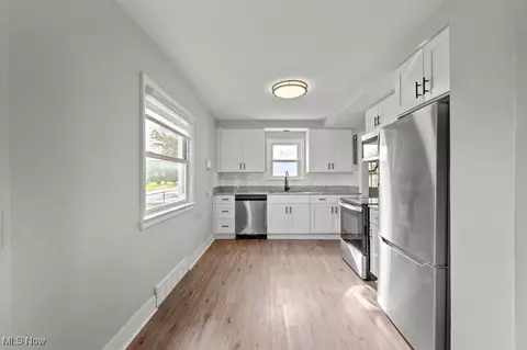 Kitchen - 346 E 329th St, Willowick, OH 44095 photo 2 of 3
