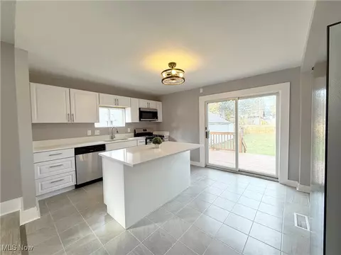 1859 E 33rd St, Lorain, OH 44055 photo 13