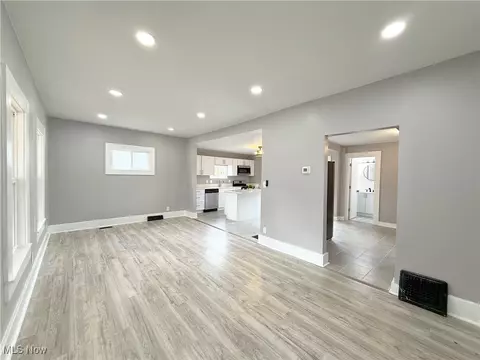 1859 E 33rd St, Lorain, OH 44055 photo 9