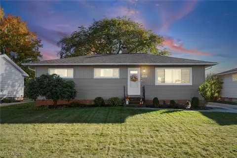 650 E Dartmoor Ave, Seven Hills, OH 44131