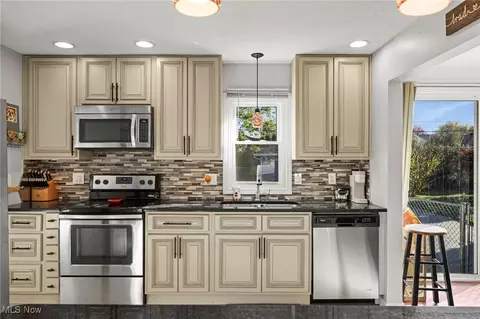 Kitchen - 650 E Dartmoor Ave, Seven Hills, OH 44131 photo 1 of 4