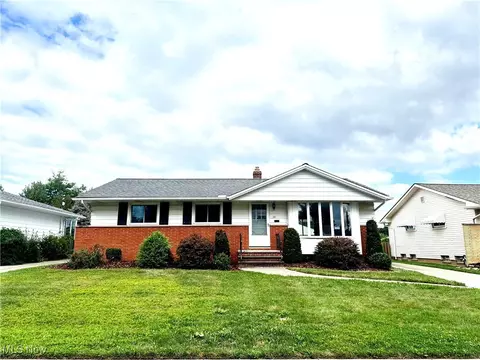 181 E Hillsdale Ave, Seven Hills, OH 44131