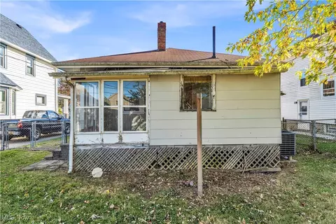 122 Bellfield Ave, Elyria, OH 44035 photo 4