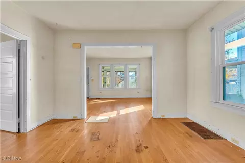 122 Bellfield Ave, Elyria, OH 44035 photo 13