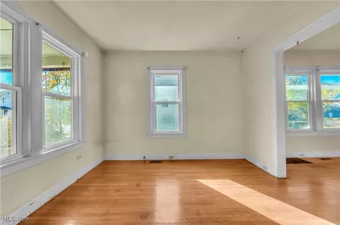 122 Bellfield Ave, Elyria, OH 44035 photo 9
