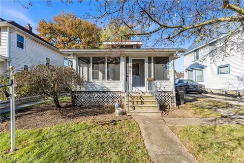 122 Bellfield Ave, Elyria, OH 44035 photo 2