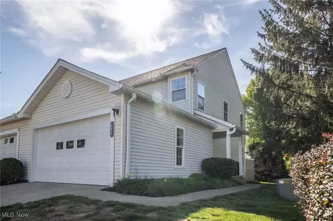 865 Overlook Ridge Dr, Cleveland, OH 44109
