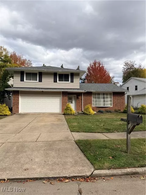 2111 Aberdeen Dr, Euclid, OH 44143