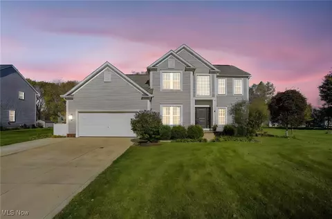 1741 Walsh Dr, Streetsboro, OH 44241