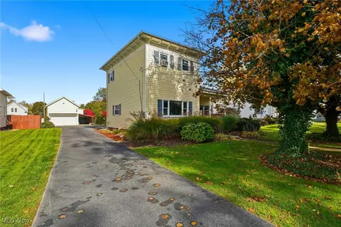 465 Eastwood St, Geneva, OH 44041