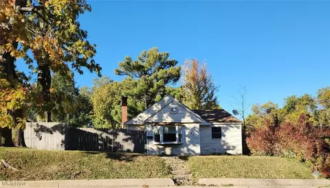 7889 Lake Shore Blvd, Mentor On The Lake, OH 44060