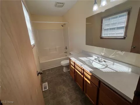 1834 Robindale St, Wickliffe, OH 44092 photo 25