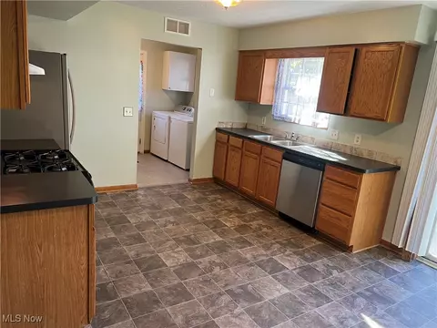 1834 Robindale St, Wickliffe, OH 44092 photo 14