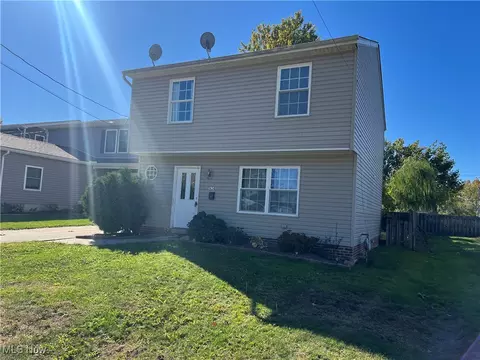 1834 Robindale St, Wickliffe, OH 44092 photo 3