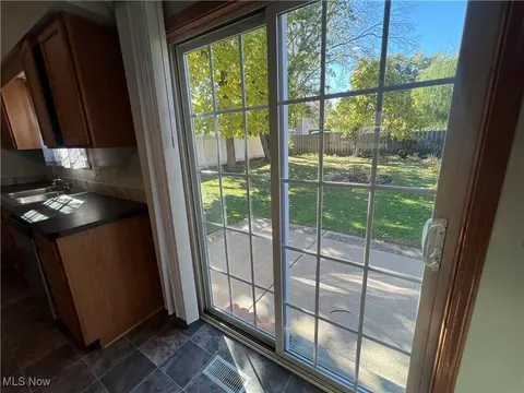 1834 Robindale St, Wickliffe, OH 44092 photo 23