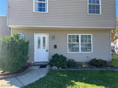 1834 Robindale St, Wickliffe, OH 44092 photo 4