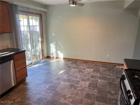 1834 Robindale St, Wickliffe, OH 44092 photo 18