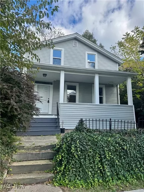 322 3rd St NE, Massillon, OH 44646