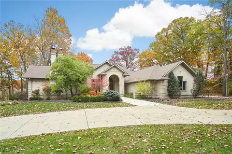 4120 Lochness Cir NW, Canton, OH 44718