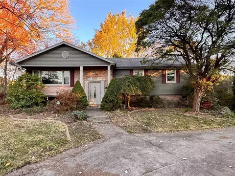 712 Mcclurg Rd, Youngstown, OH 44512