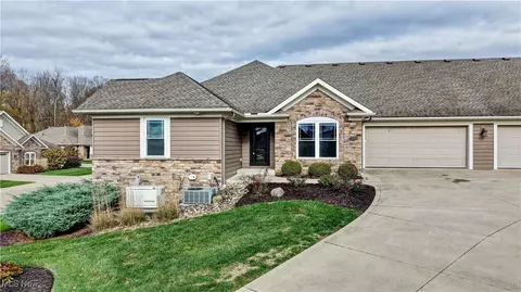 2761 Cove Ln, Millersburg, OH 44654