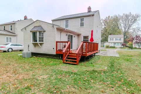 30615 Crescent Dr, Willowick, OH 44095 photo 8