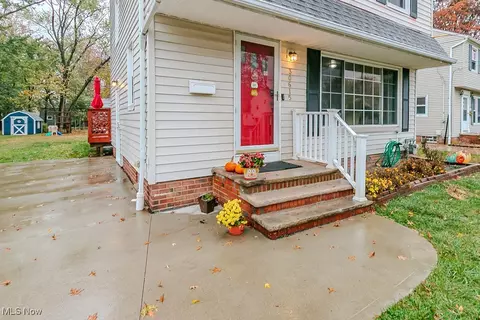 30615 Crescent Dr, Willowick, OH 44095 photo 10