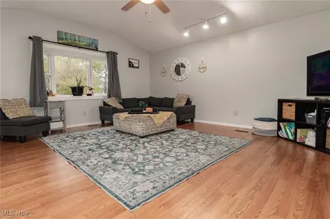 30615 Crescent Dr, Willowick, OH 44095 photo 17