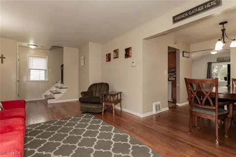 30615 Crescent Dr, Willowick, OH 44095 photo 3
