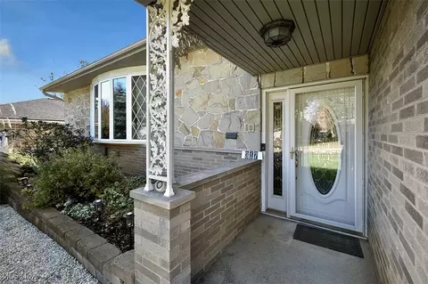 317 Park Dr, Brooklyn Heights, OH 44131 photo 6