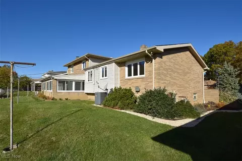 317 Park Dr, Brooklyn Heights, OH 44131 photo 4