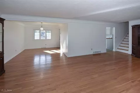 317 Park Dr, Brooklyn Heights, OH 44131 photo 10