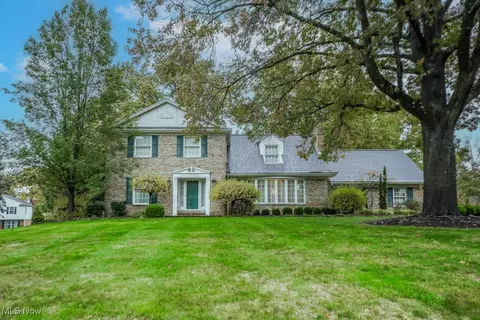 5352 Fitzjames Dr NW, Canton, OH 44708
