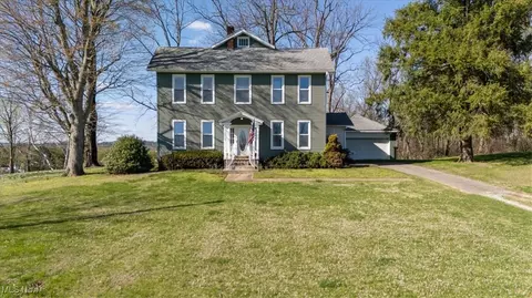 Exterior - 217 E 9th St, Williamstown, WV 26187 photo 1 of 3