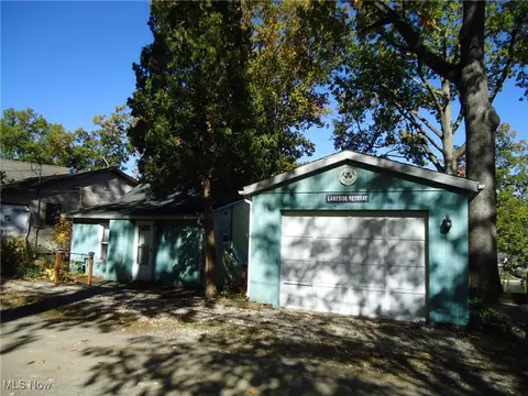 3803 Bay Path Dr, Akron, OH 44319
